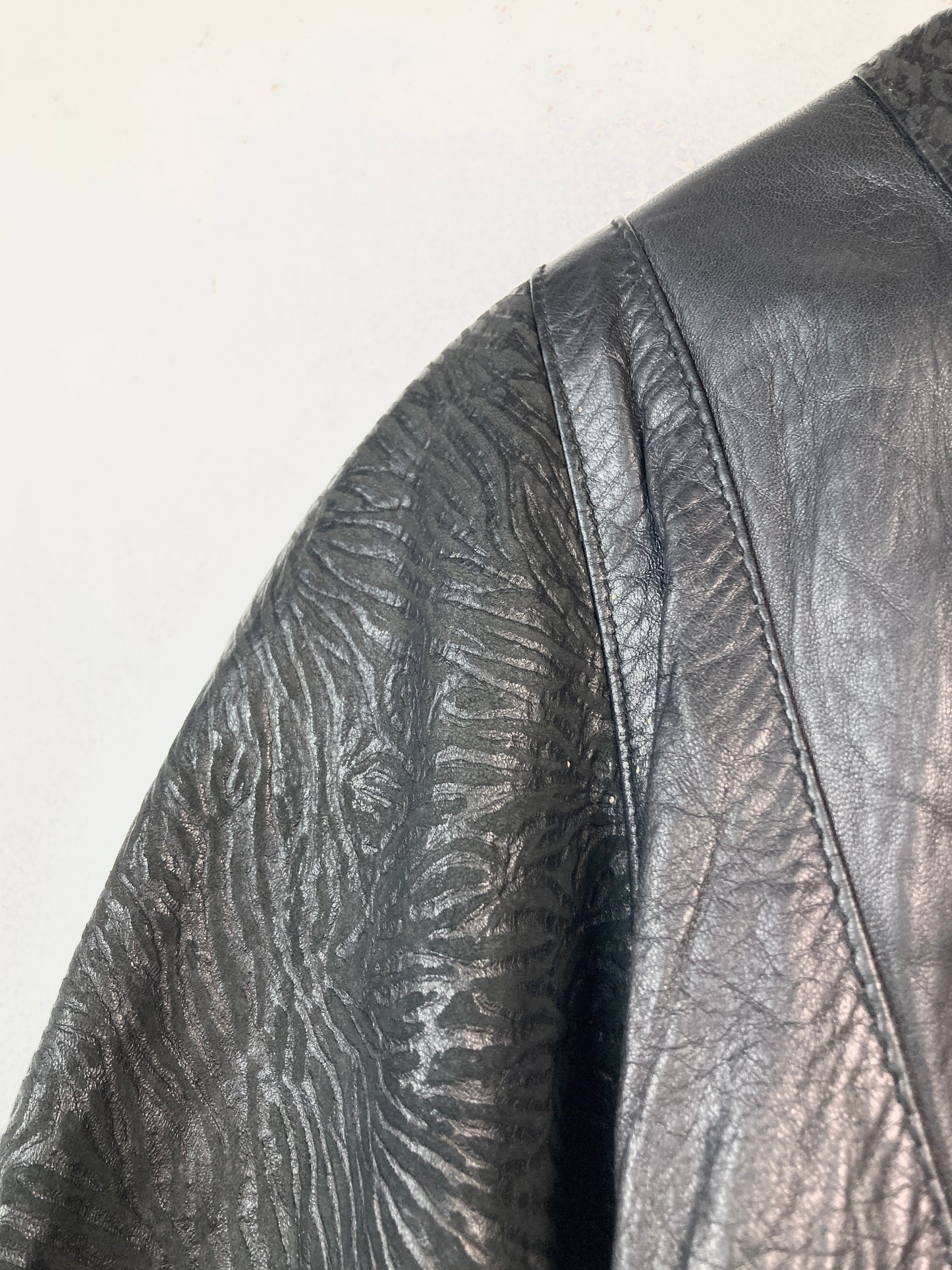 VINTAGE 80s TEXTURED GENUINE LEATHER JACKET