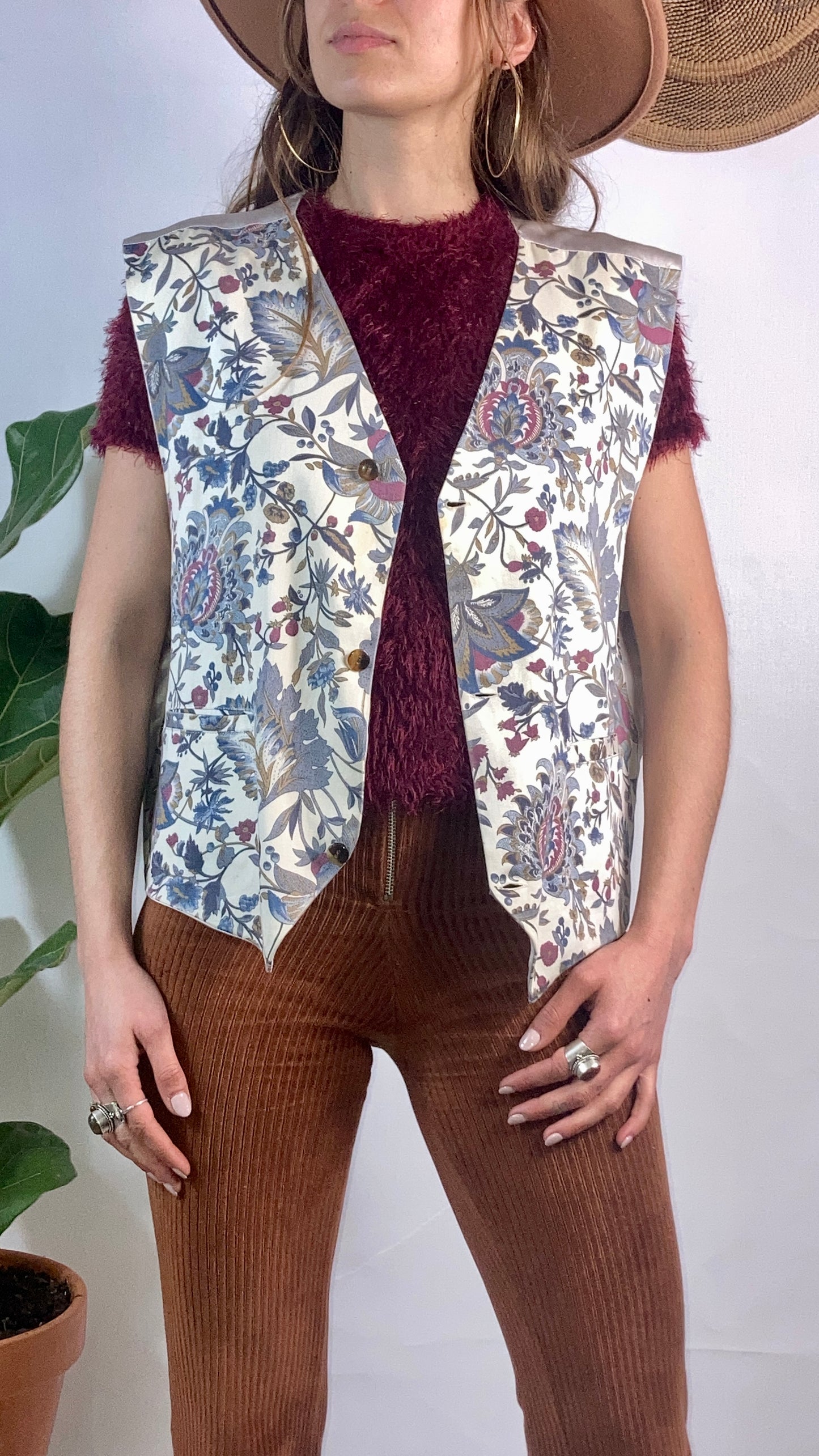 VINTAGE ORNAMENTAL FLORAL VEST