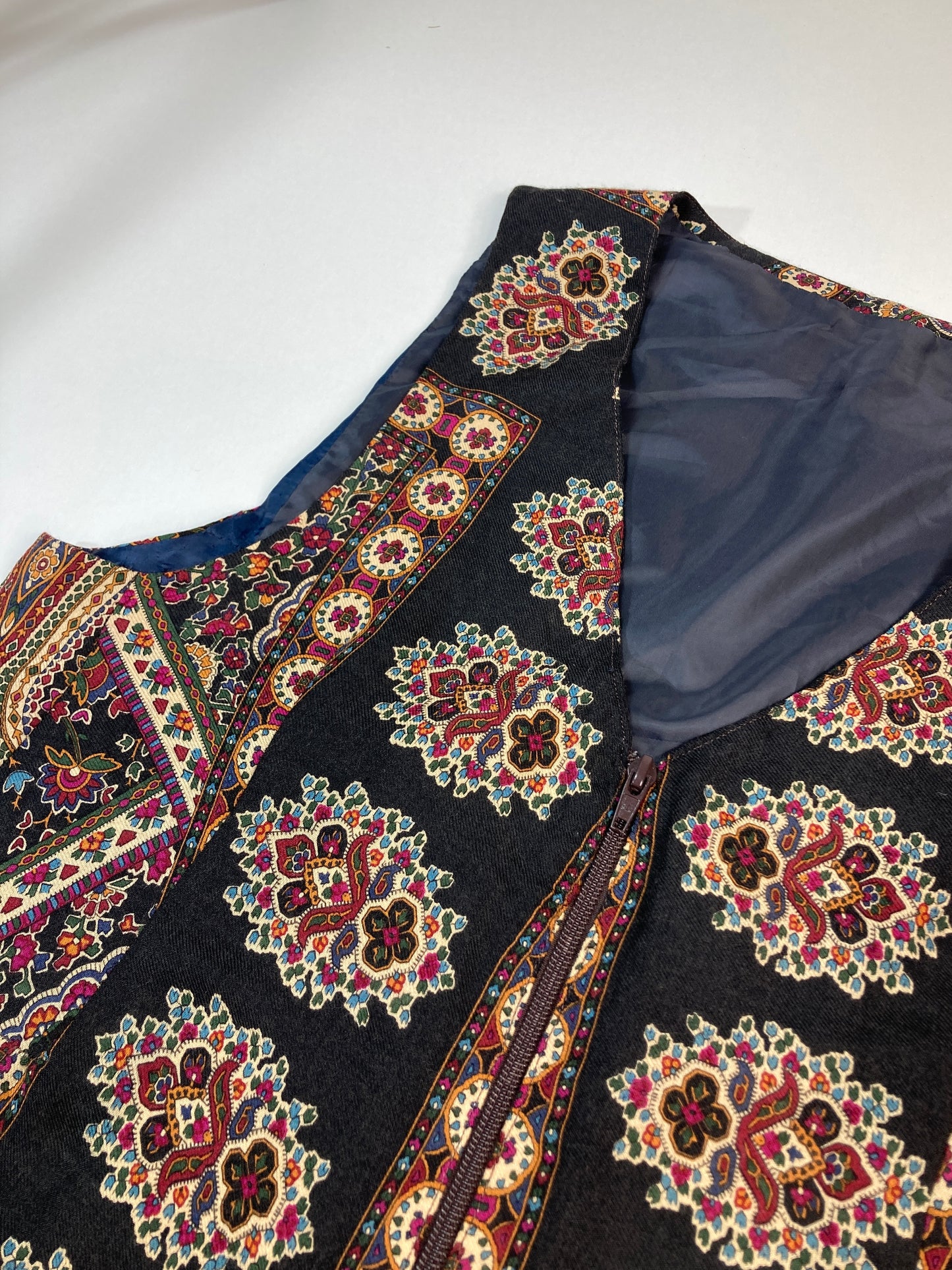 VINTAGE HANDMADE FOLKCORE PAISLEY VEST